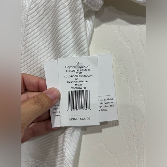 Beyond Yoga Women's Medium Silhouette Cropped Tee White NWT RIbbed Fabric - Picture 4 of 9